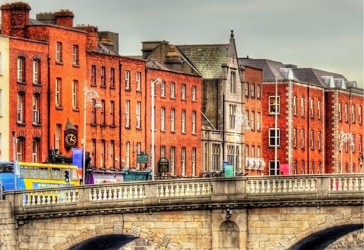 DUBLIN COM PERMISSÃO DE TRABALHO